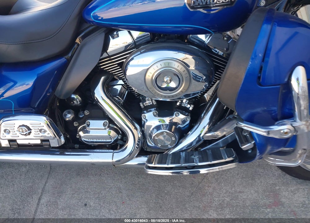 2010 HARLEY-DAVIDSON FLHTCU VIN: 1HD1FC410AB627602