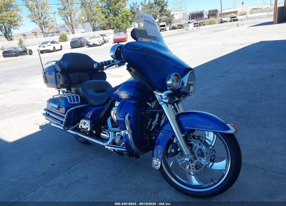 2010 HARLEY-DAVIDSON FLHTCU VIN: 1HD1FC410AB627602
