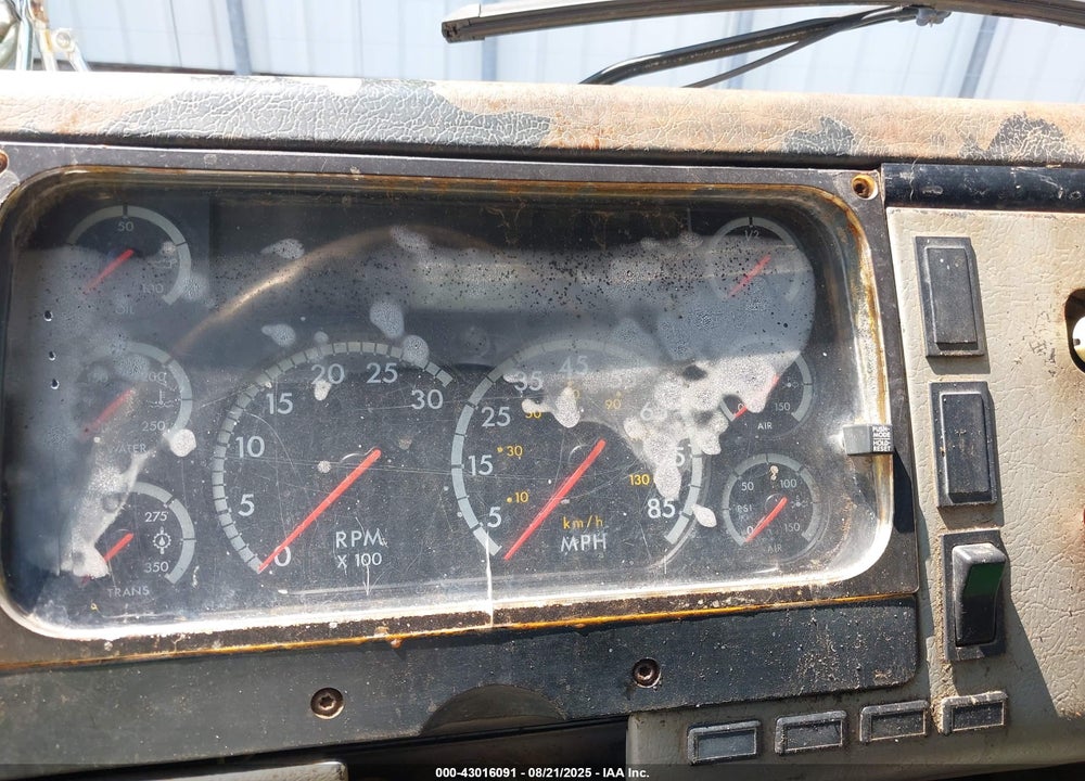 2002 FREIGHTLINER MEDIUM CONVENTIONAL FL70 VIN: 1FVABSAK32HK15438