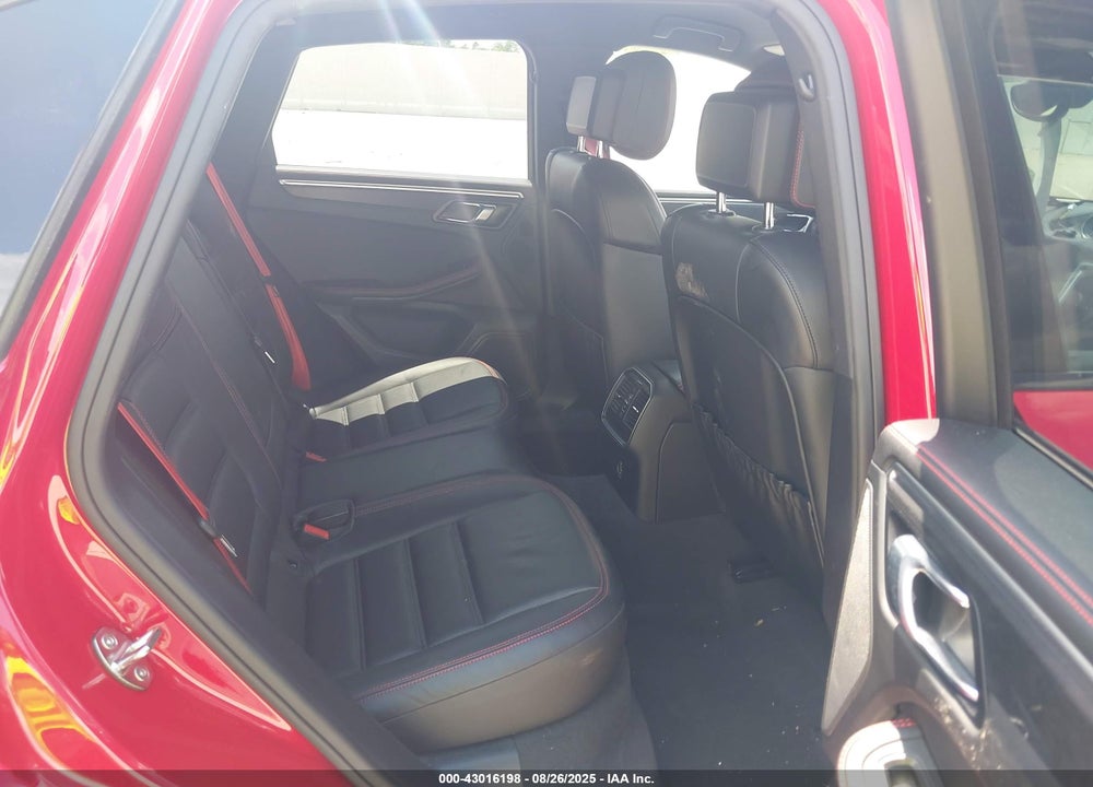 2018 PORSCHE MACAN VIN: WP1AG2A52JLB63348