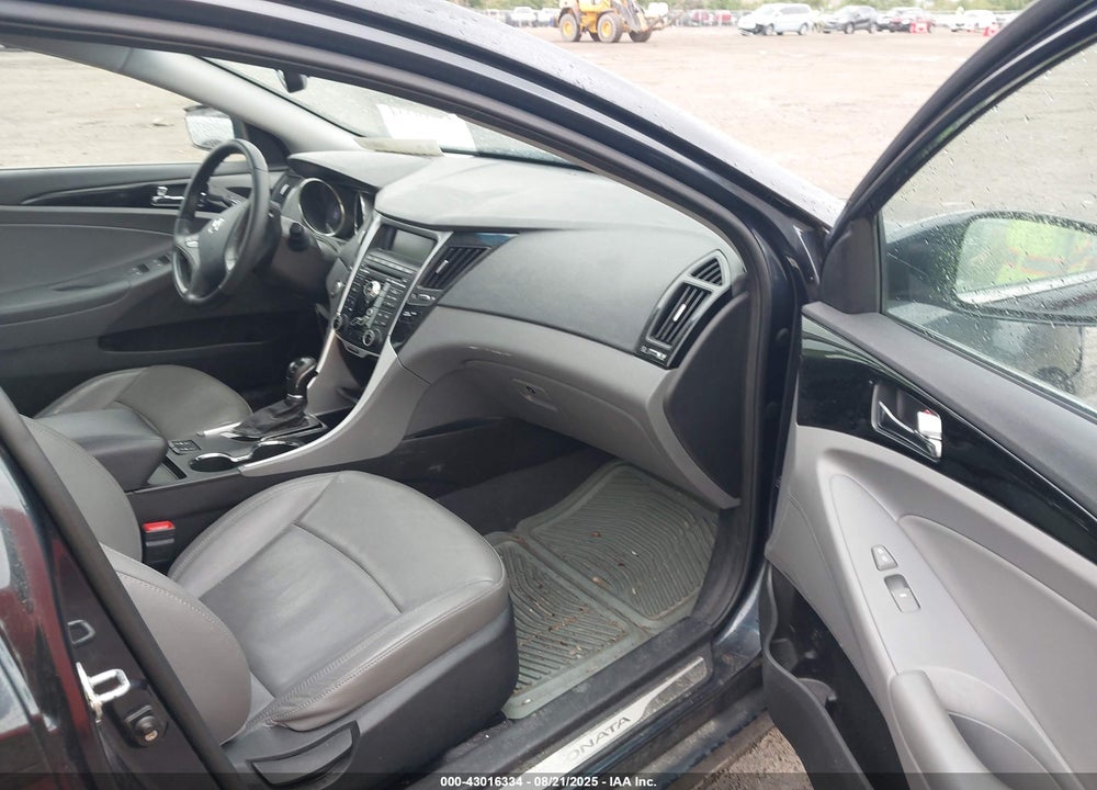2011 HYUNDAI SONATA VIN: 5NPEC4AC0BH151147