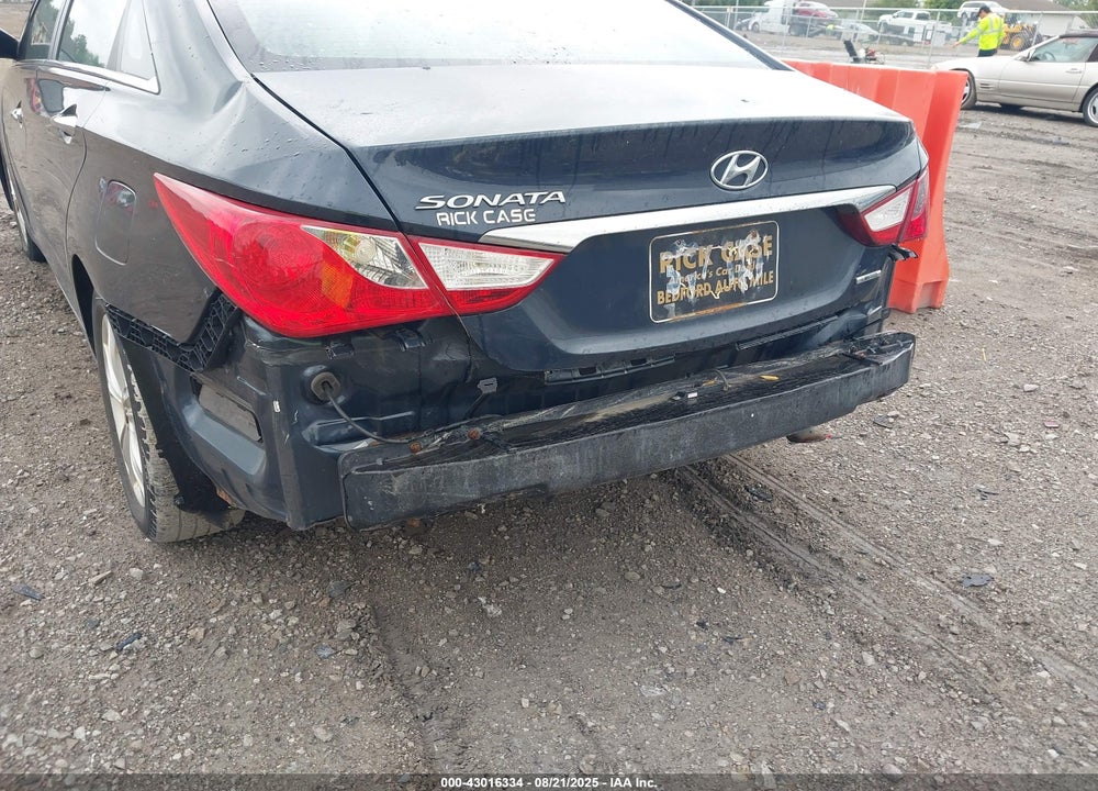 2011 HYUNDAI SONATA VIN: 5NPEC4AC0BH151147