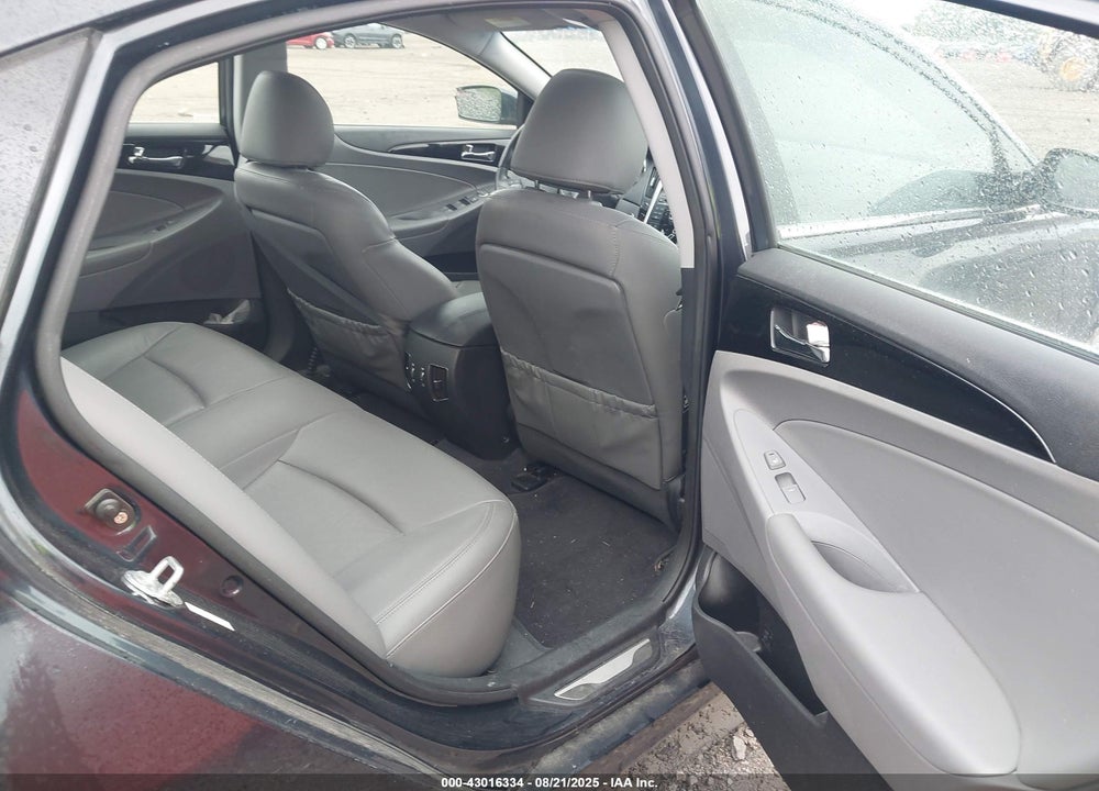 2011 HYUNDAI SONATA VIN: 5NPEC4AC0BH151147