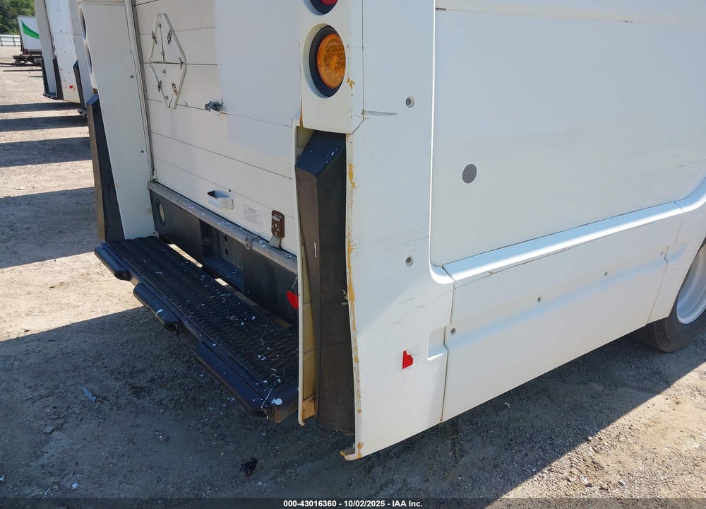 2013 ISUZU COMMERCIAL VAN VIN: JALB4T179D7W00943