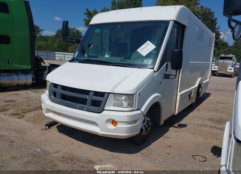 2013 ISUZU COMMERCIAL VAN VIN: JALB4T179D7W00943