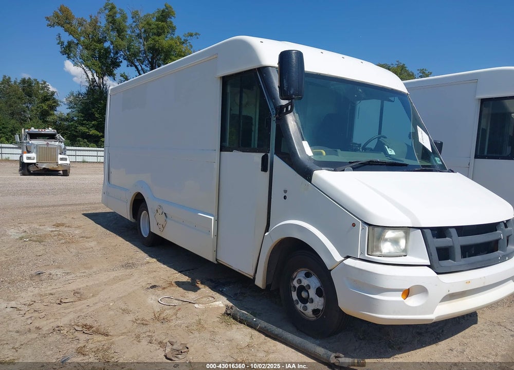 2013 ISUZU COMMERCIAL VAN VIN: JALB4T179D7W00943