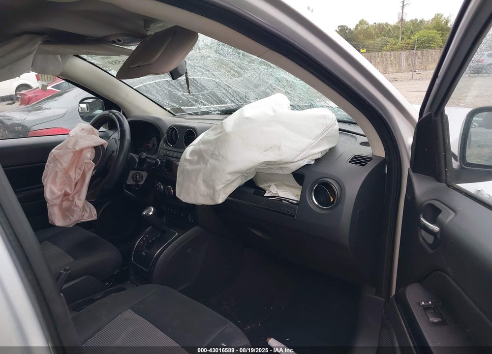 2012 JEEP COMPASS VIN: 1C4NJDEB7CD575164