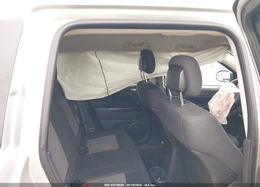 2012 JEEP COMPASS VIN: 1C4NJDEB7CD575164