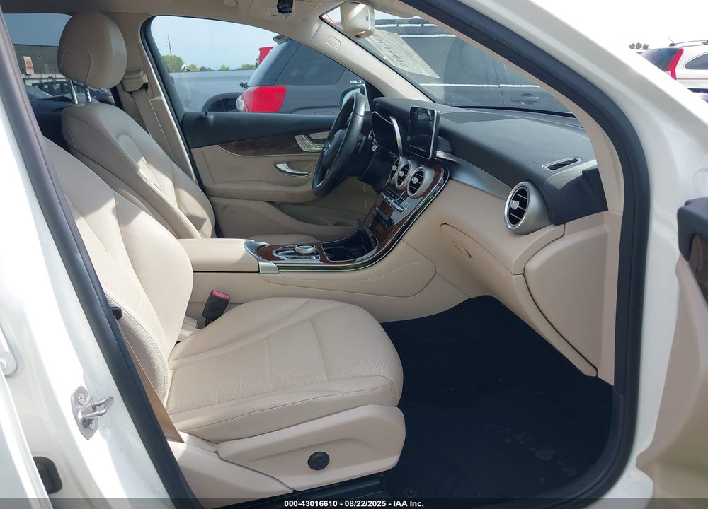 2017 MERCEDES-BENZ GLC 300 VIN: WDC0G4JB6HF137515