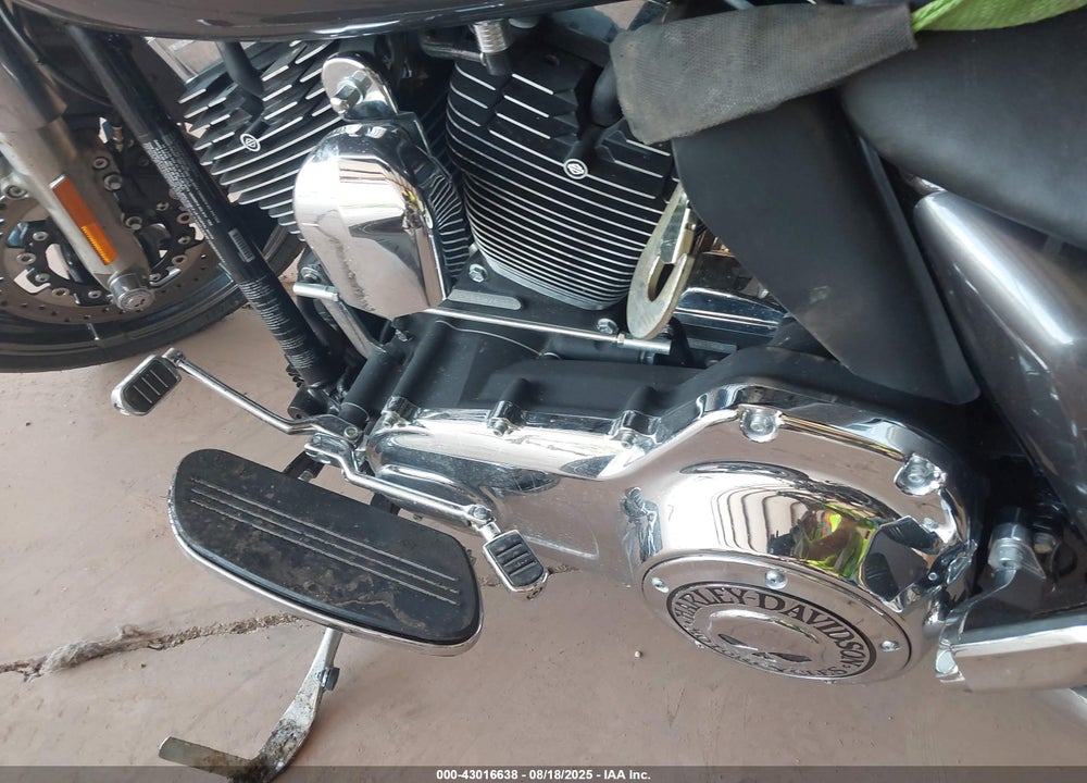 2014 HARLEY-DAVIDSON FLHX STREET GLIDE VIN: 1HD1KBM16EB602635