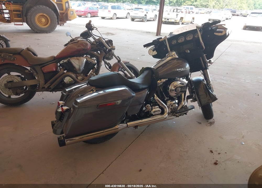 2014 HARLEY-DAVIDSON FLHX STREET GLIDE VIN: 1HD1KBM16EB602635