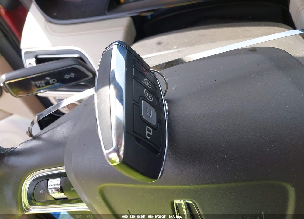 2019 LINCOLN NAVIGATOR VIN: 5LMJJ2LT3KEL22939