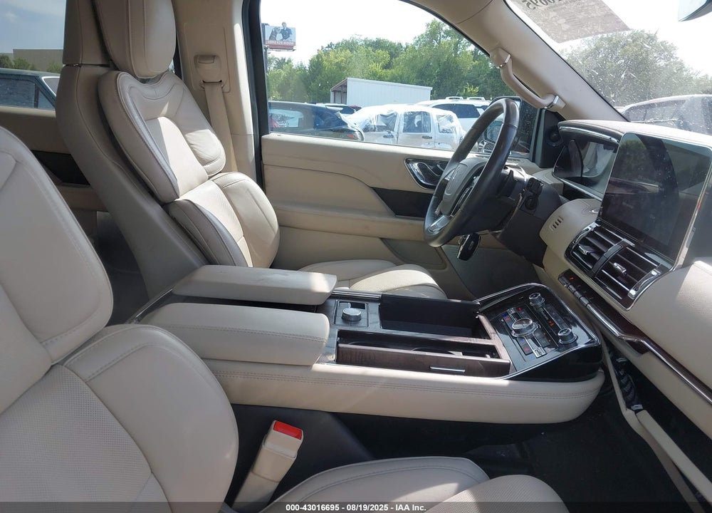 2019 LINCOLN NAVIGATOR VIN: 5LMJJ2LT3KEL22939