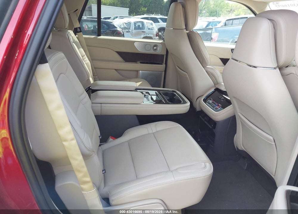 2019 LINCOLN NAVIGATOR VIN: 5LMJJ2LT3KEL22939
