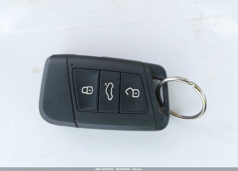2019 VOLKSWAGEN ATLAS VIN: 1V2DR2CA4KC521424