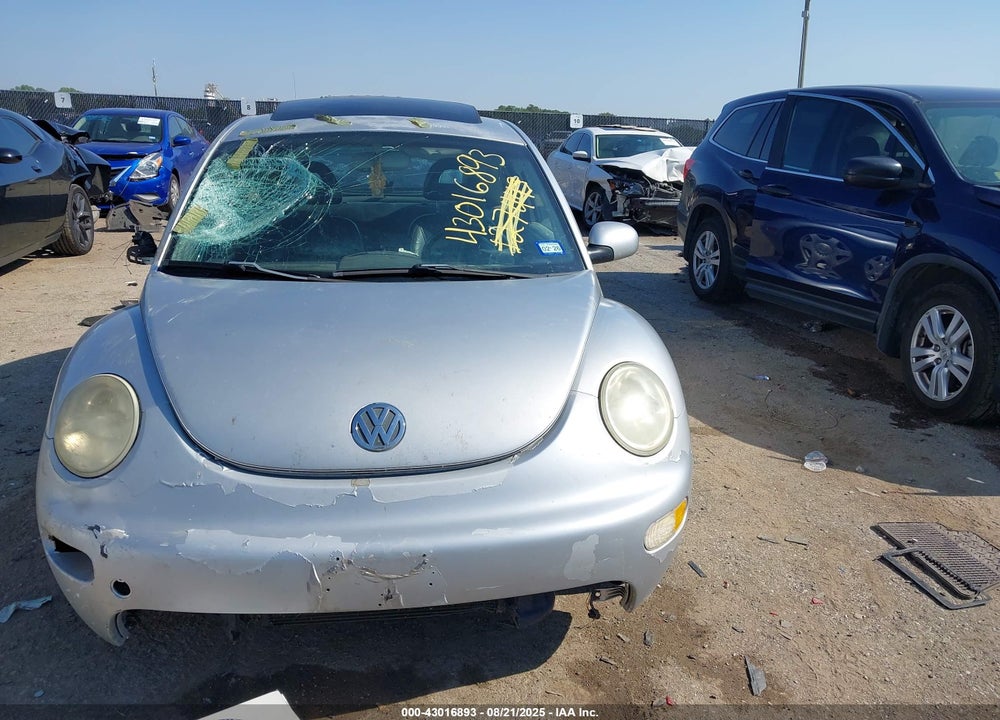 2001 VOLKSWAGEN NEW BEETLE GLX VIN: 3VWDC21C61M422881