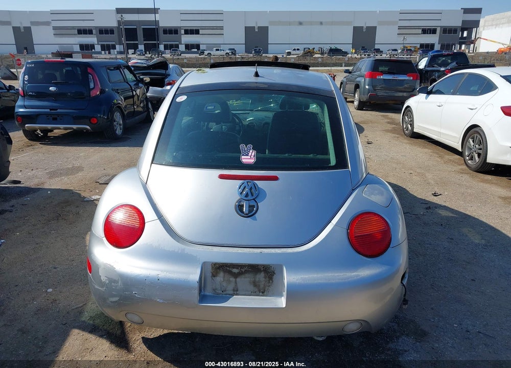 2001 VOLKSWAGEN NEW BEETLE GLX VIN: 3VWDC21C61M422881