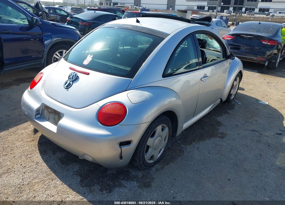 2001 VOLKSWAGEN NEW BEETLE GLX VIN: 3VWDC21C61M422881