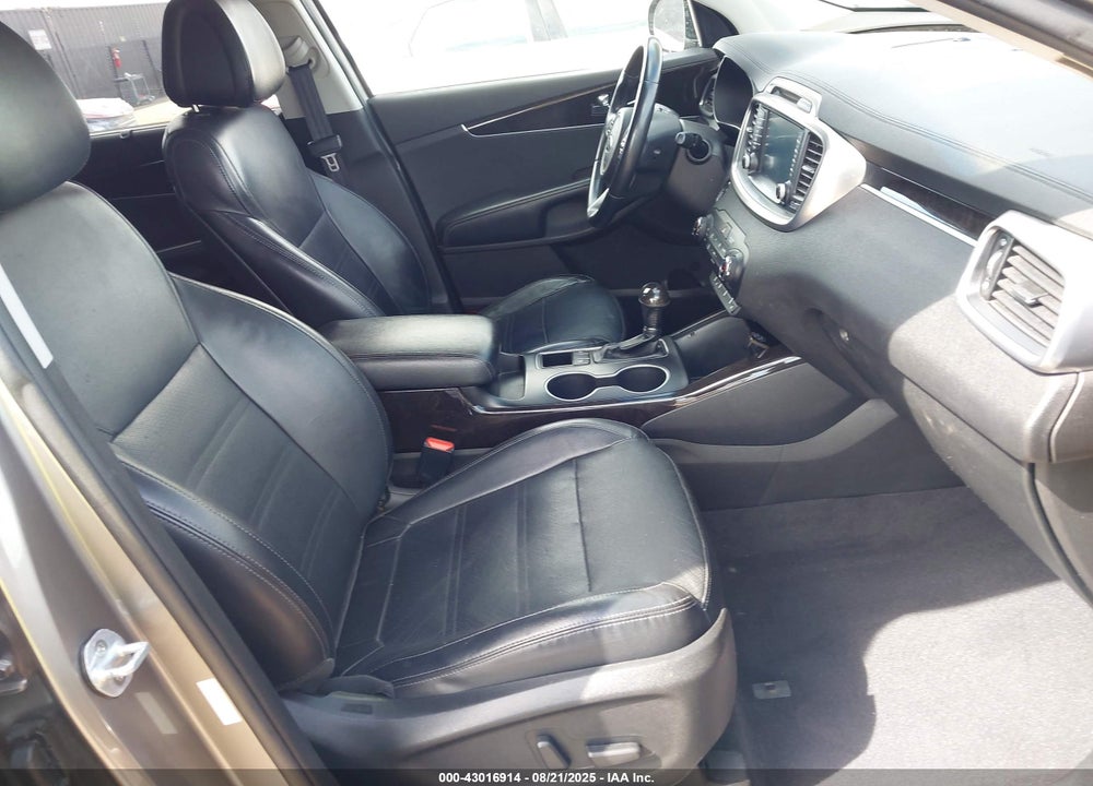 2016 KIA SORENTO VIN: 5XYPH4A54GG161853