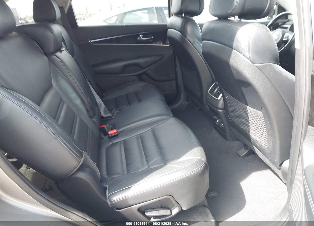 2016 KIA SORENTO VIN: 5XYPH4A54GG161853