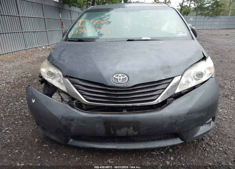 2017 TOYOTA SIENNA XLE 8 PASSENGER VIN: 5TDYZ3DC3HS863124