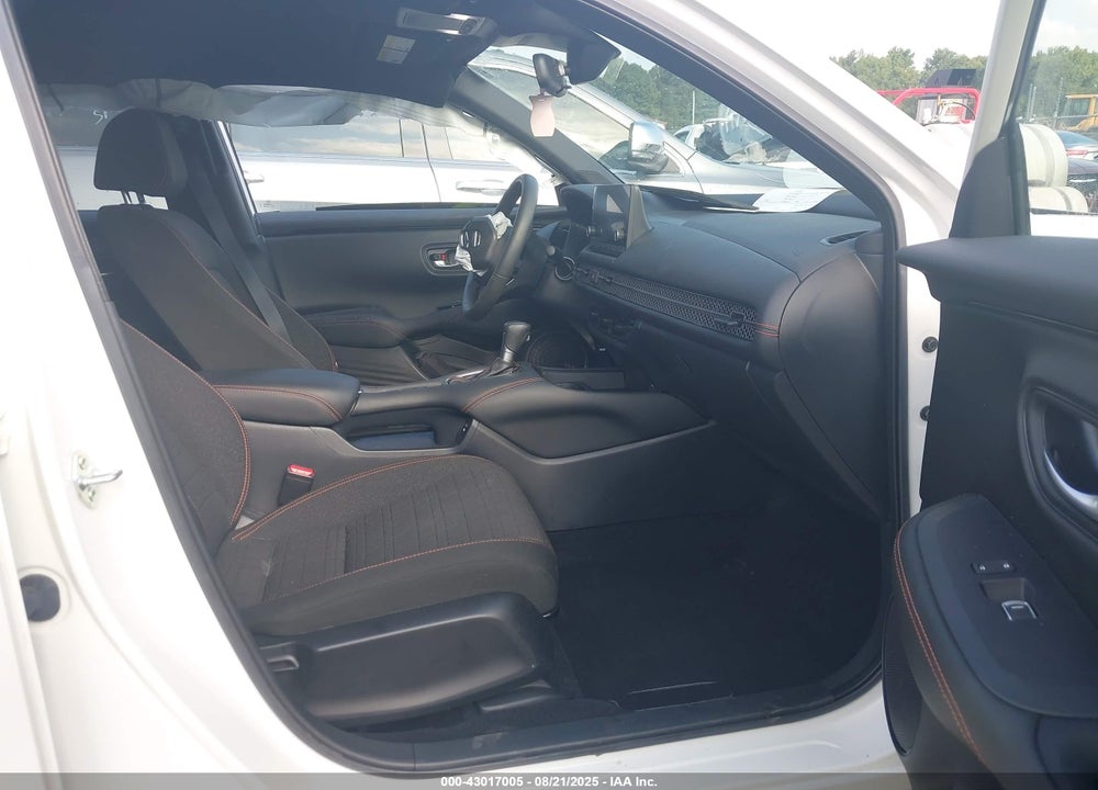 2024 HONDA HR-V 2WD SPORT/2WD SPORT W/O BSI VIN: 3CZRZ1H59RM728293