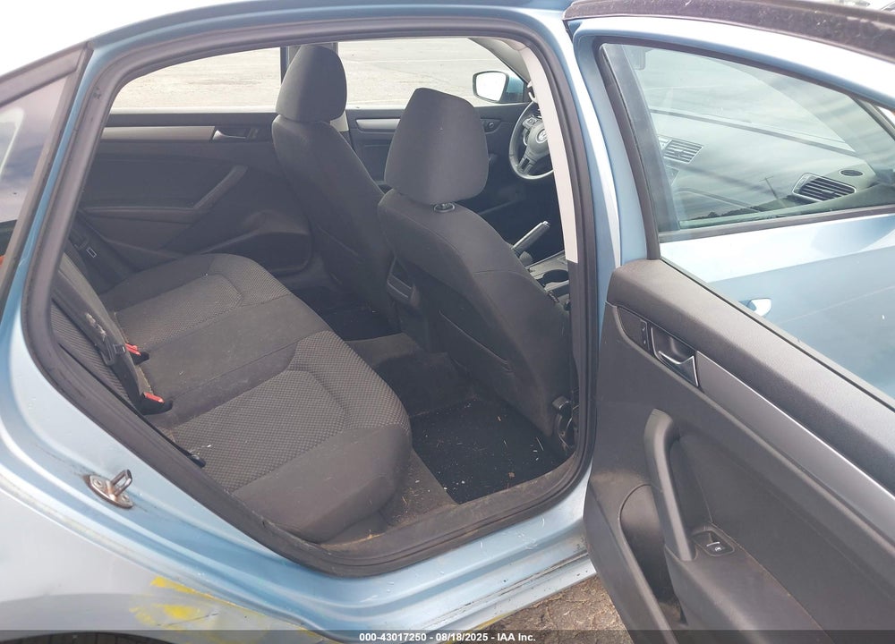 2012 VOLKSWAGEN PASSAT VIN: 1VWAP7A37CC103899
