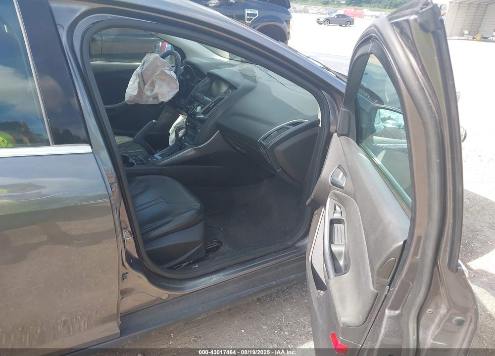 2014 FORD FOCUS VIN: 1FADP3J23EL233221