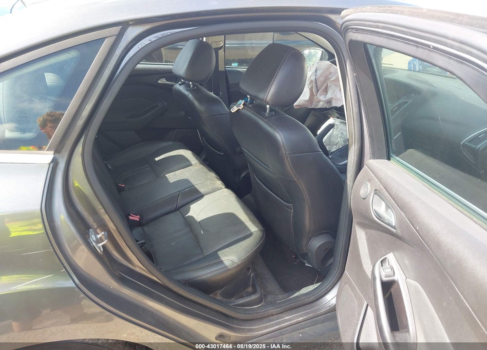 2014 FORD FOCUS VIN: 1FADP3J23EL233221