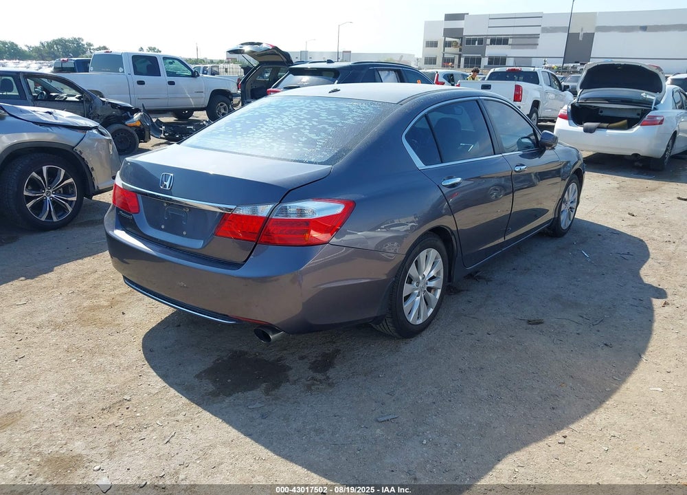 2013 HONDA ACCORD VIN: 1HGCR2F86DA055002