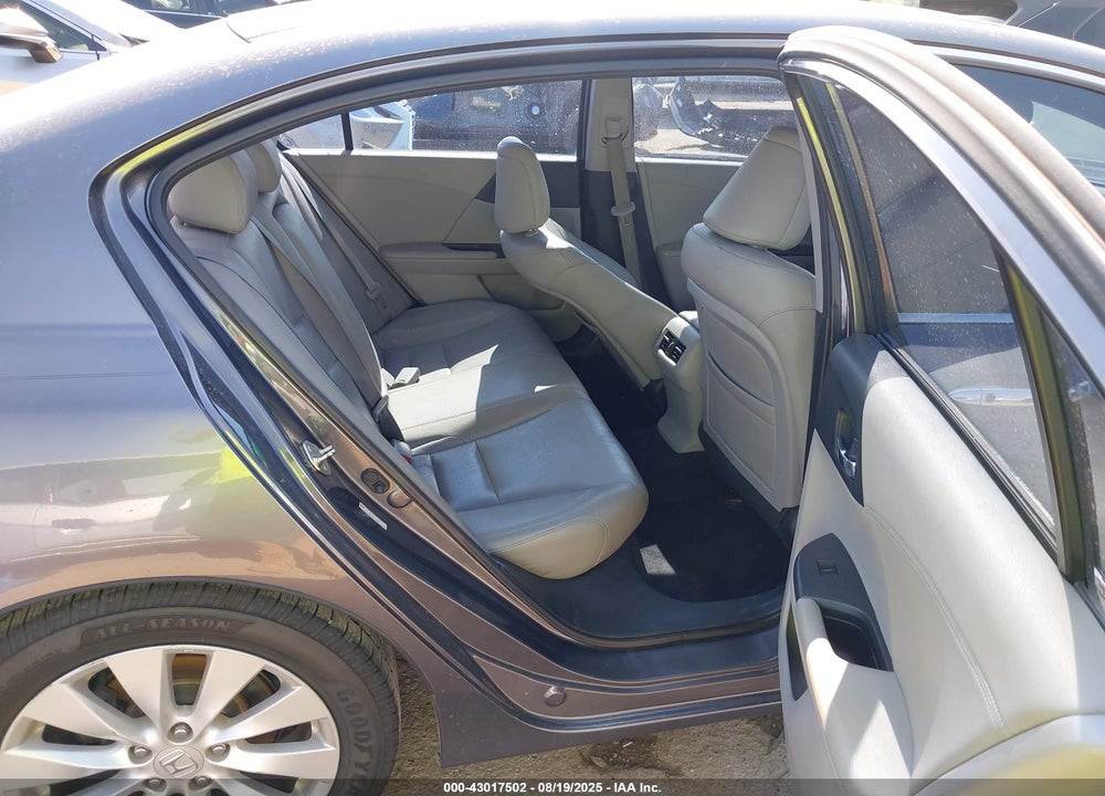 2013 HONDA ACCORD VIN: 1HGCR2F86DA055002