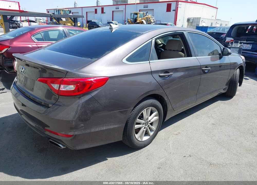 2015 HYUNDAI SONATA VIN: 5NPE24AF1FH033983
