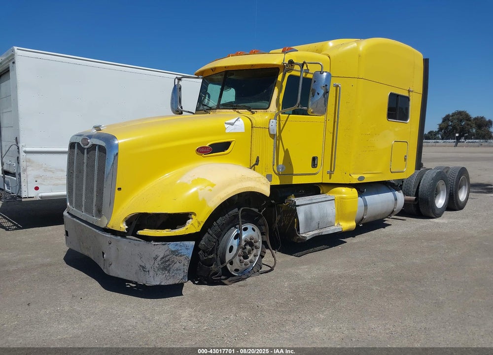 2011 PETERBILT 386 VIN: 1XPHD49X9BD118282