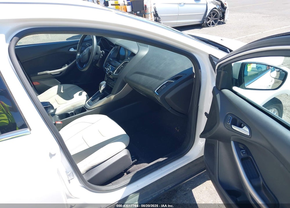2017 FORD FOCUS VIN: 1FADP3J26HL288170