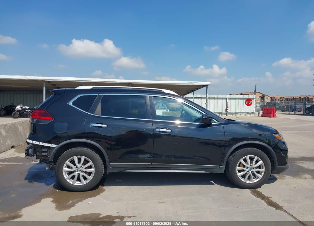 2017 NISSAN ROGUE VIN: KNMAT2MV2HP573725