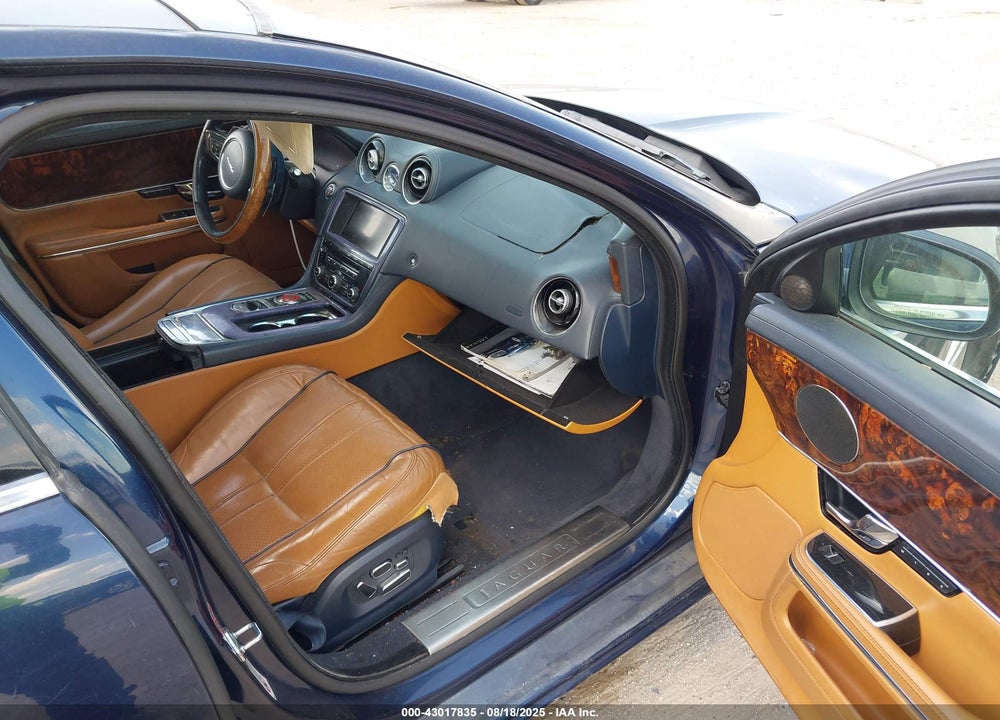 2012 JAGUAR XJ SERIES VIN: SAJWA2GB9CLV37898