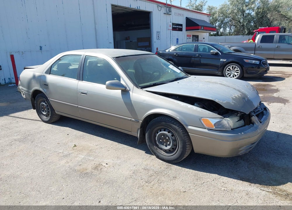 1998 TOYOTA CAMRY LE VIN: JT2BG22K9W0164993