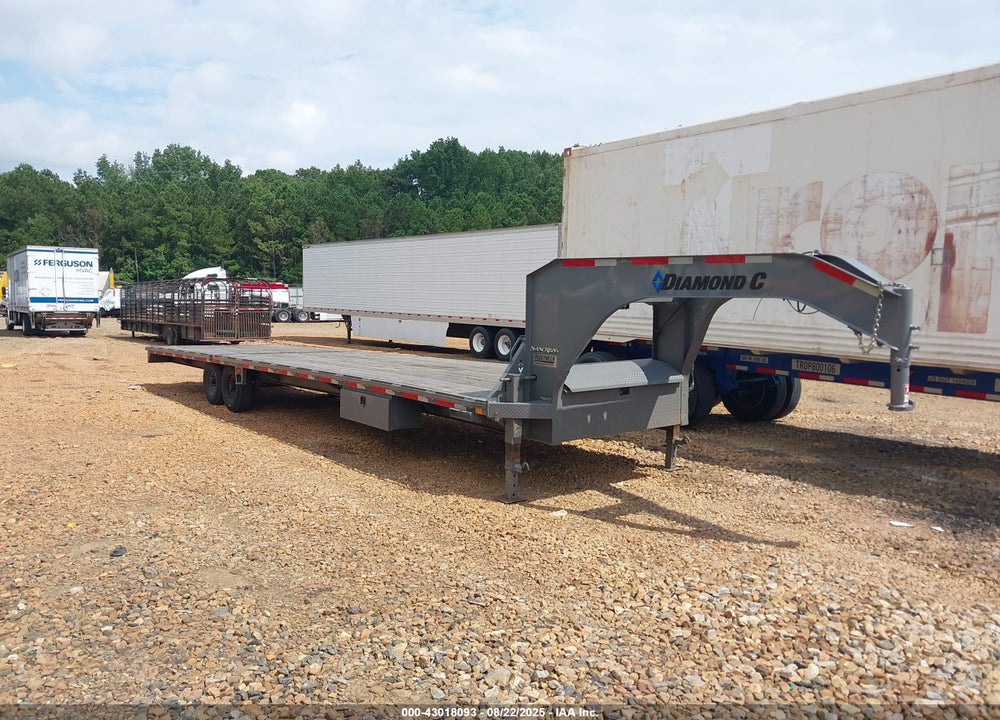 2024 ROADCLIPPER GOOSENECK UTILITY TRAILER VIN: 46UFU3527R1288835