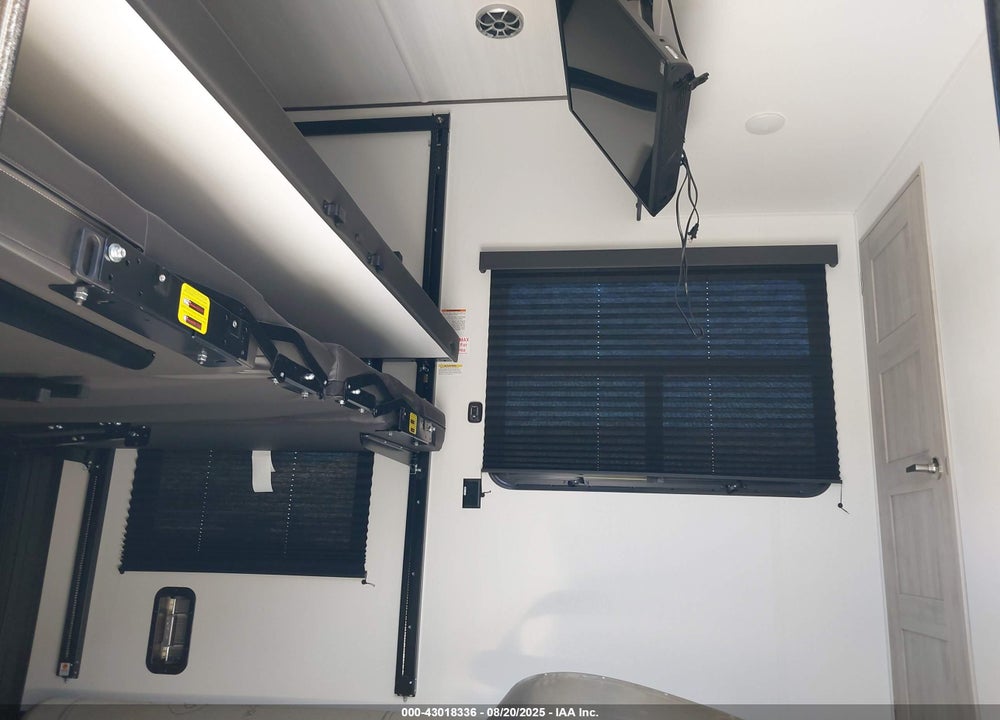 2025 KEYSTONE RV 373 VIN: 4YDFFZS29SF810042