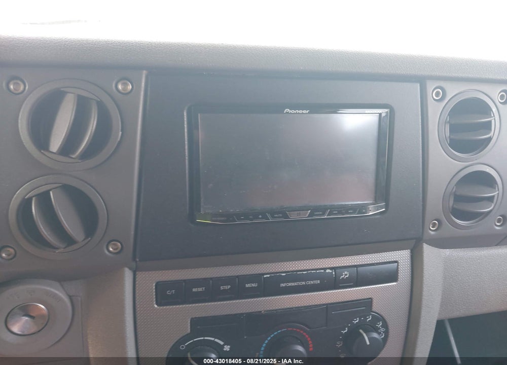 2006 JEEP COMMANDER VIN: 1J8HH48N86C142132