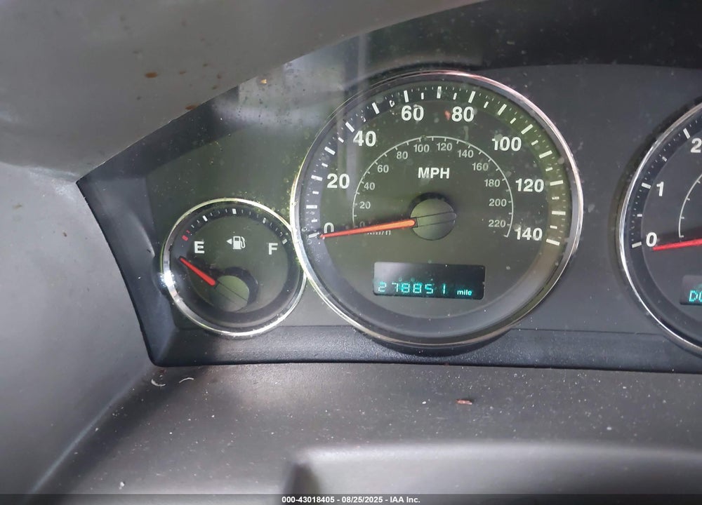 2006 JEEP COMMANDER VIN: 1J8HH48N86C142132