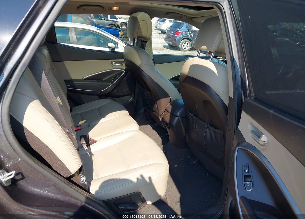 2017 HYUNDAI SANTA FE VIN: 5XYZU3LB1HG383513