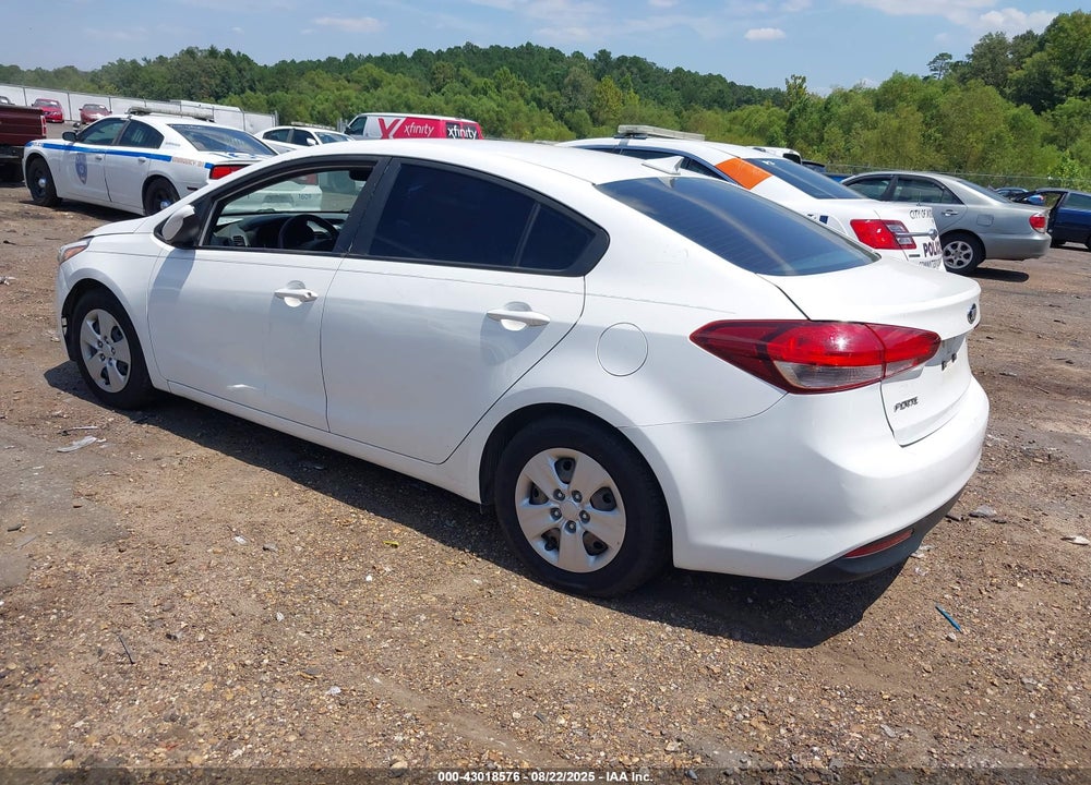 2018 KIA FORTE VIN: 3KPFL4A70JE261433