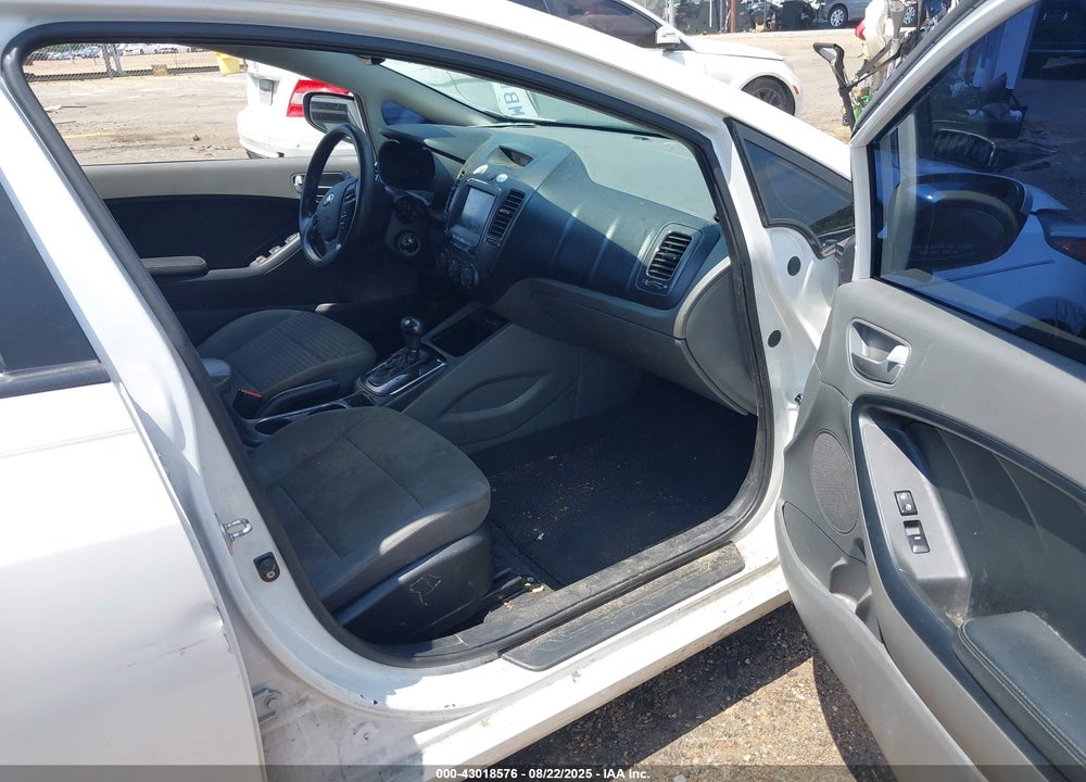 2018 KIA FORTE VIN: 3KPFL4A70JE261433