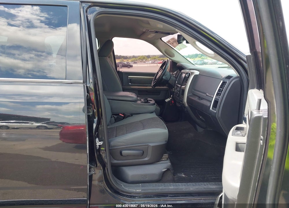 2017 RAM 1500 VIN: 1C6RR7LG6HS829869