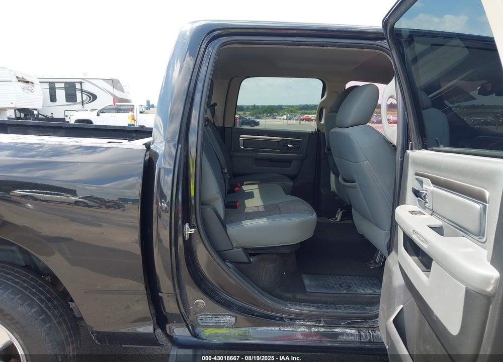 2017 RAM 1500 VIN: 1C6RR7LG6HS829869
