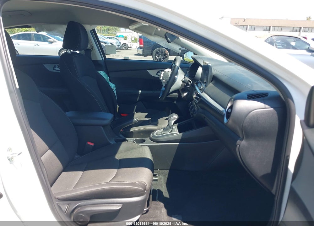 2023 KIA FORTE VIN: 3KPF24ADXPE568965