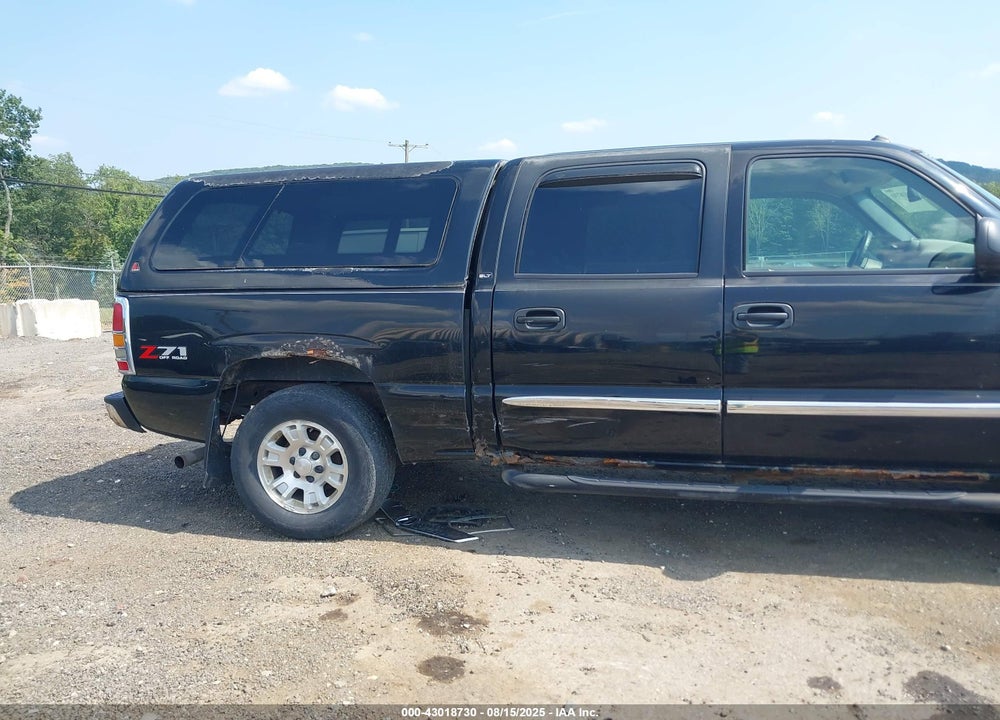 2005 GMC SIERRA 1500 SLT VIN: 2GTEK13T751359501