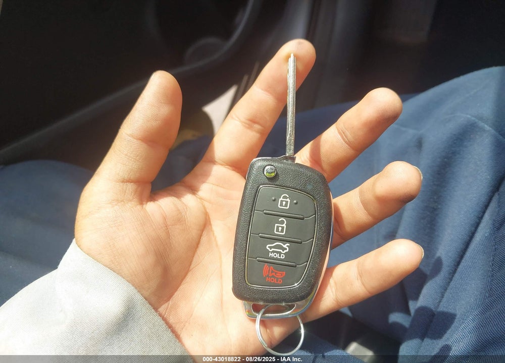 2016 HYUNDAI SONATA VIN: 5NPE24AF9GH364098