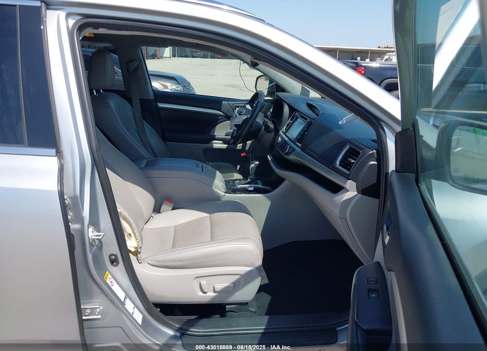 2019 TOYOTA HIGHLANDER VIN: 5TDJZRFH2KS925004
